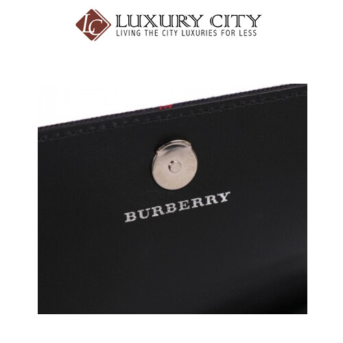 [Luxury City] Burberry Leather Trim Haymarket Check Wallet With Chain in Light Elderberry Burberry-40609781
