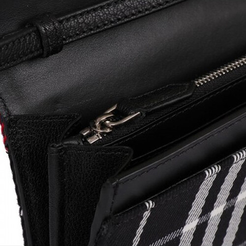 [Luxury City] Burberry Leather Trim Haymarket Check Wallet With Chain in Light Elderberry Burberry-40609781