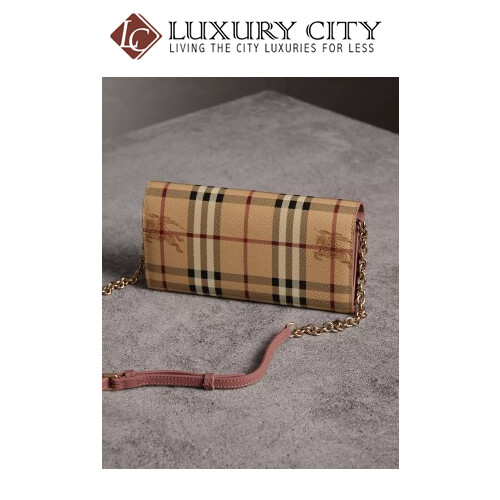 [Luxury City] Burberry Leather Trim Haymarket Check Wallet With Chain in Light Elderberry Burberry-40609781