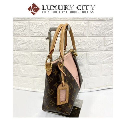 Preloved Louis Vuitton V Tote 2 Ways Carry Bag