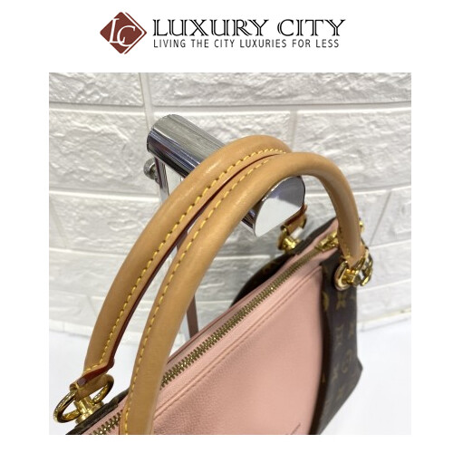 Preloved Louis Vuitton V Tote 2 Ways Carry Bag