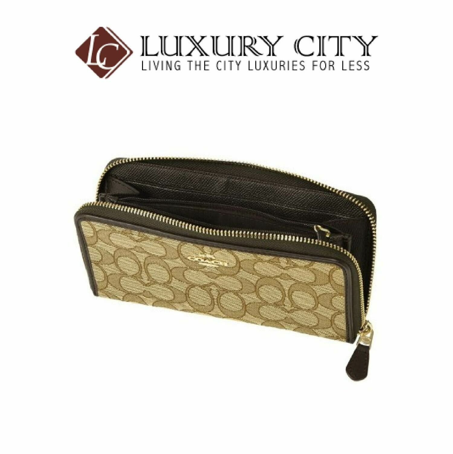 [Luxury City] Coach Accordian Zip Wallet in Outline Signature