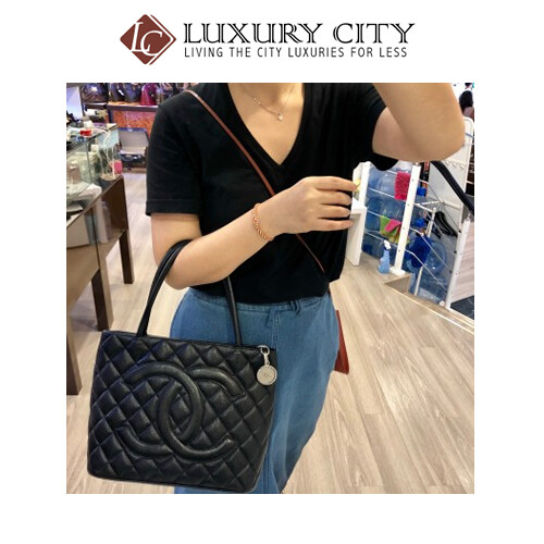 [Luxury City] Preloved Vintage Chanel Medallion Leather Handbag