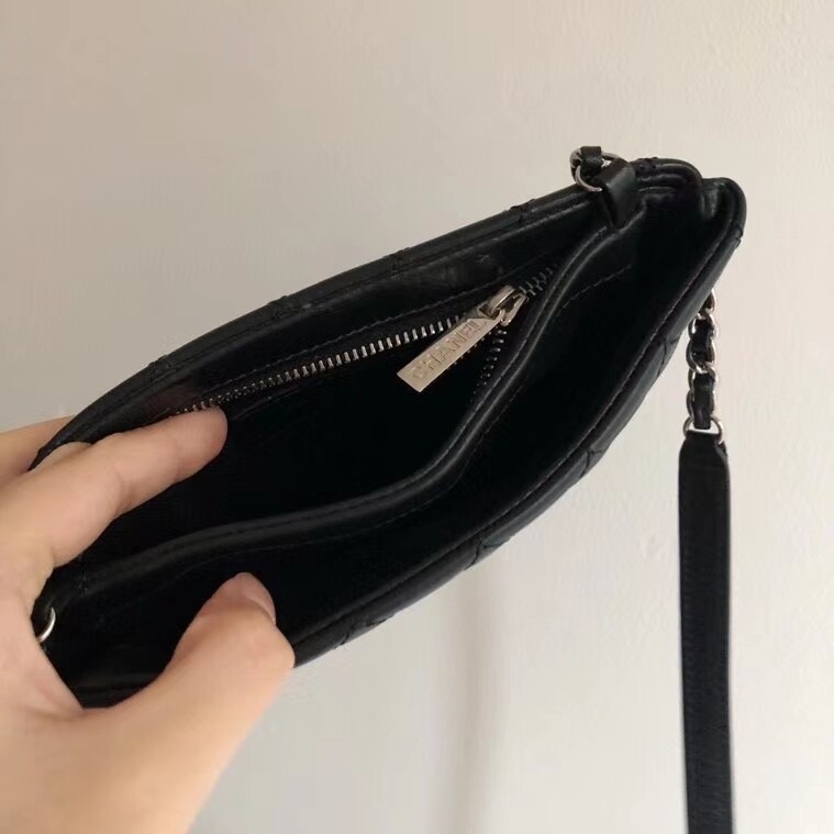 [Luxury City] Pre-Loved Channel Calf Leather Slim Bag