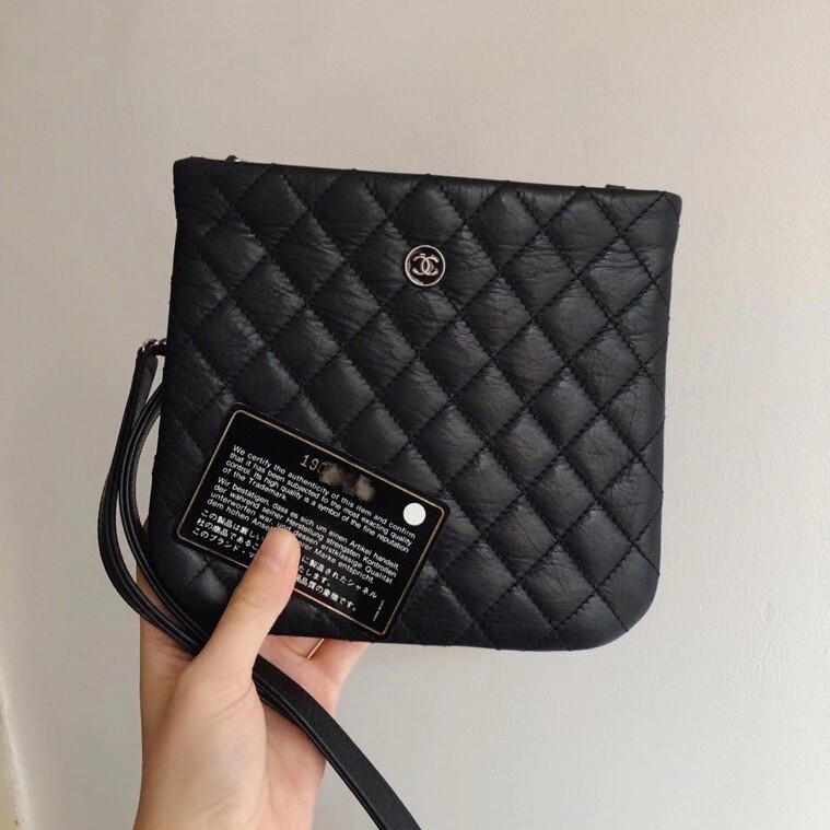 [Luxury City] Pre-Loved Channel Calf Leather Slim Bag
