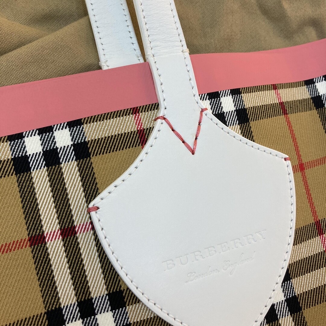 [Luxury City] Preloved Burberry The Giant Reversible Tote in Vintage Check