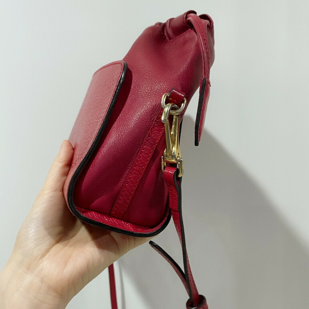 [Luxury City] Preloved Burberry Sling Bag