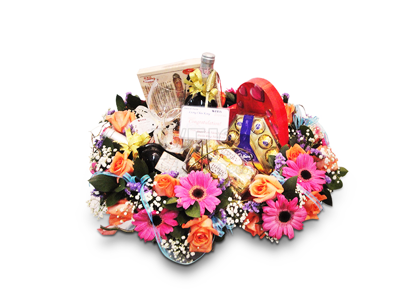 Tradition Gourmet Gift Basket (By: Weiss Flora &amp; Gift From JB)