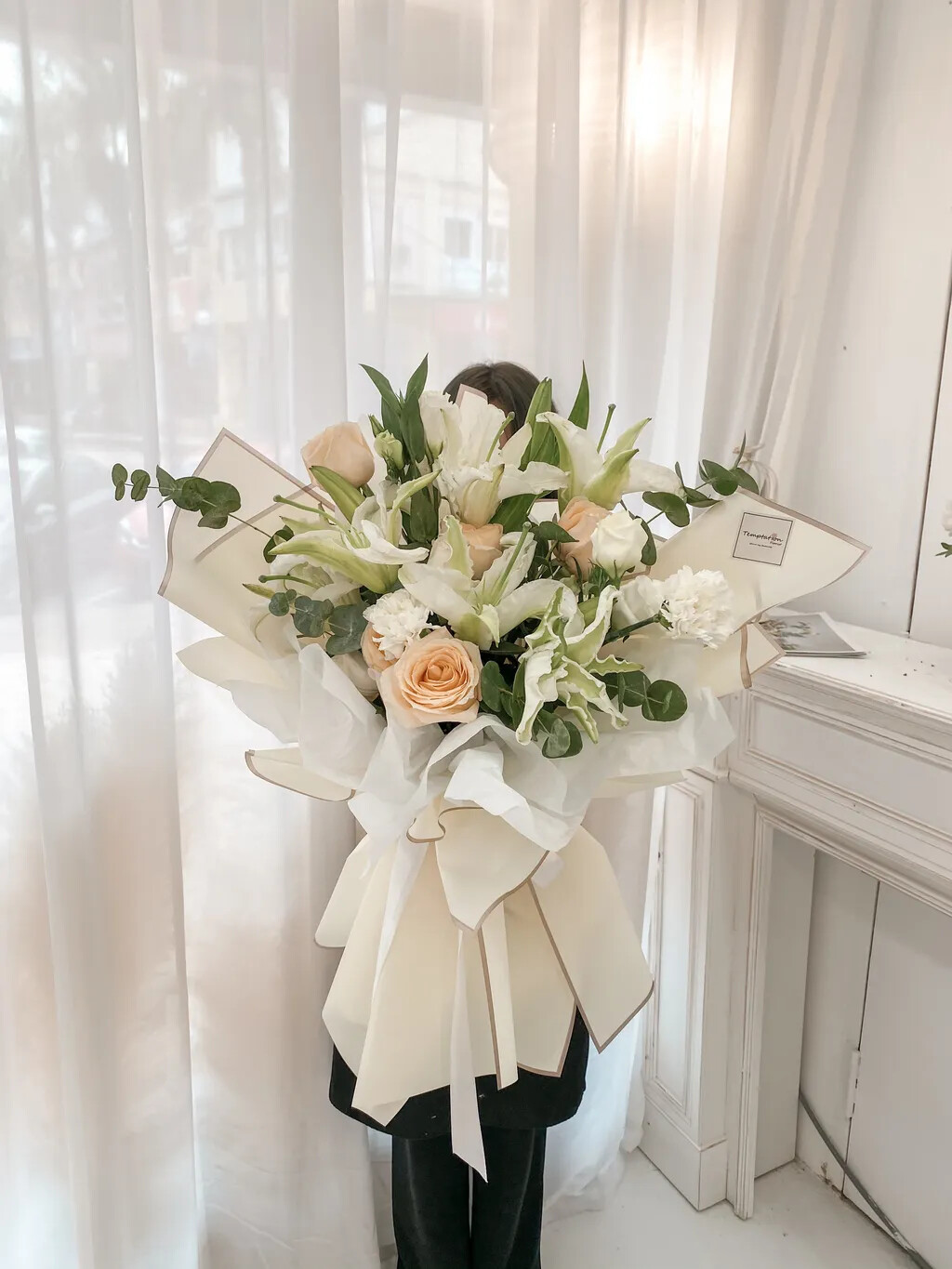 Hey look (By: Temptation Florist from Seremban)