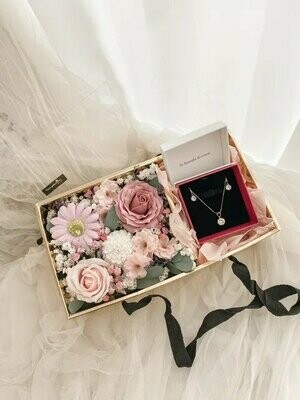 Jewelry Flower Box (Not Included Jewelry) (By: Temptation Florist from Seremban)