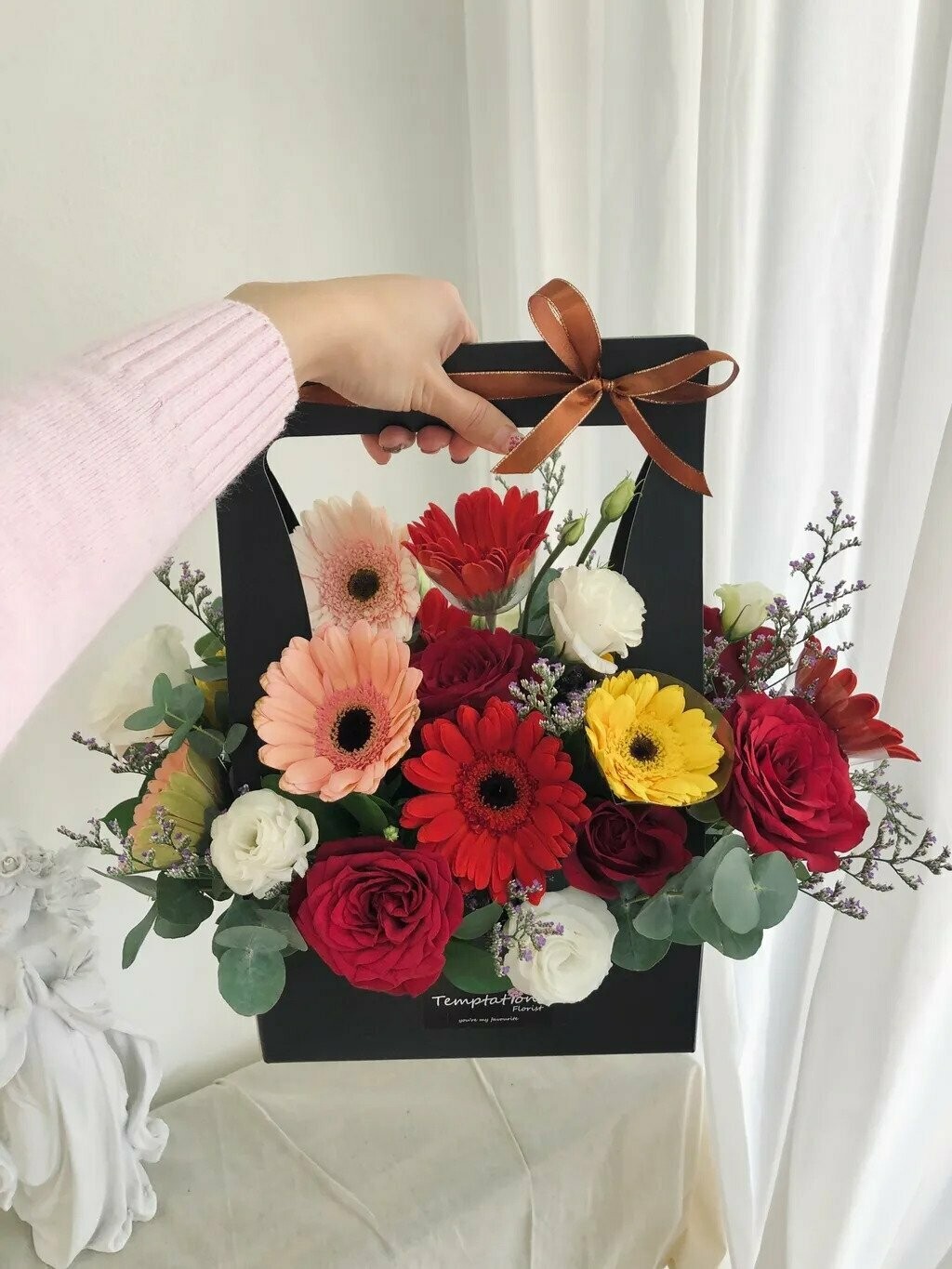 Love Hold (By: Temptation Florist from Seremban)