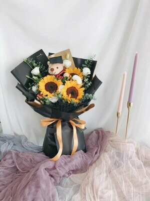 Graduatey (By: Temptation Florist from Seremban)