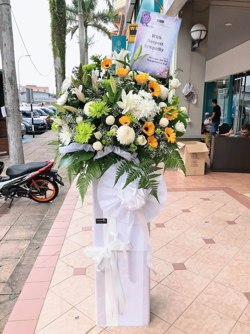 Melorious Condolence Flower Stand (By: Temptation Florist from Seremban)