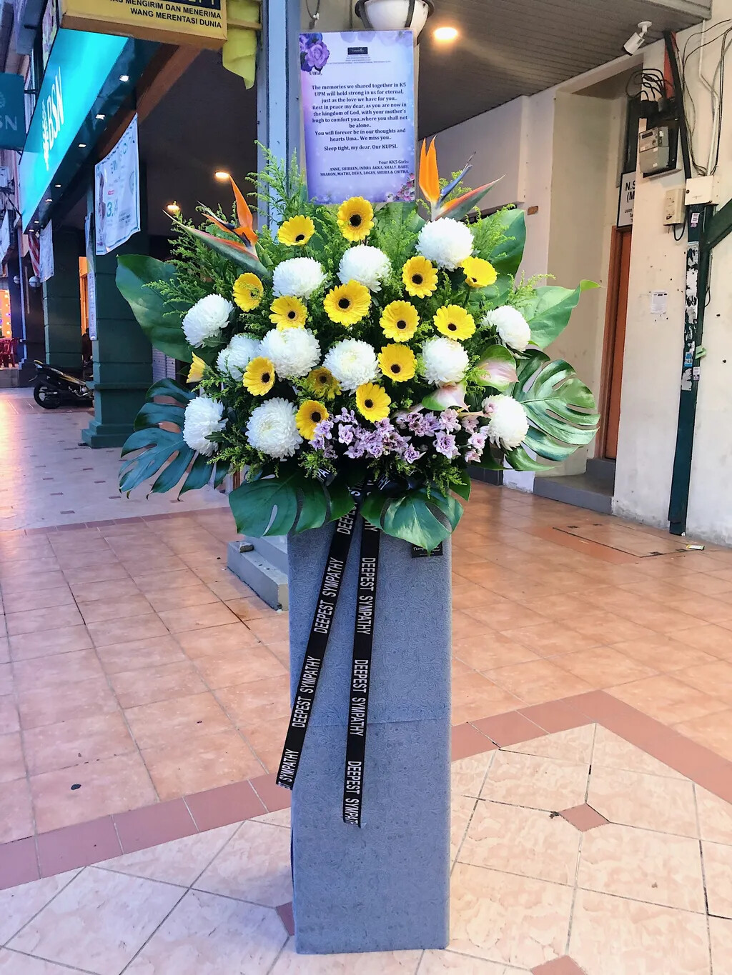 Memoriale Condolence Flower Stand (By: Temptation Florist from Seremban)