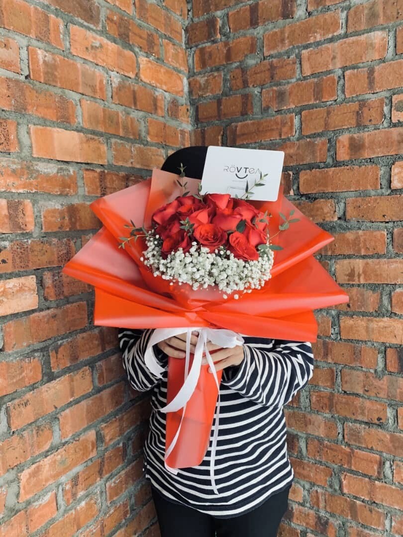 12 Red Rose+Baby Breath XS (By: Rovtea Empire from Ampang)