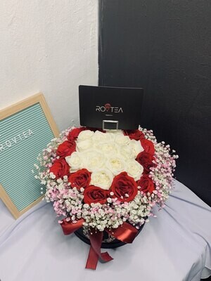 25 ROSE+BABY BREATH+BOX (By: Rovtea Empire from Ampang)