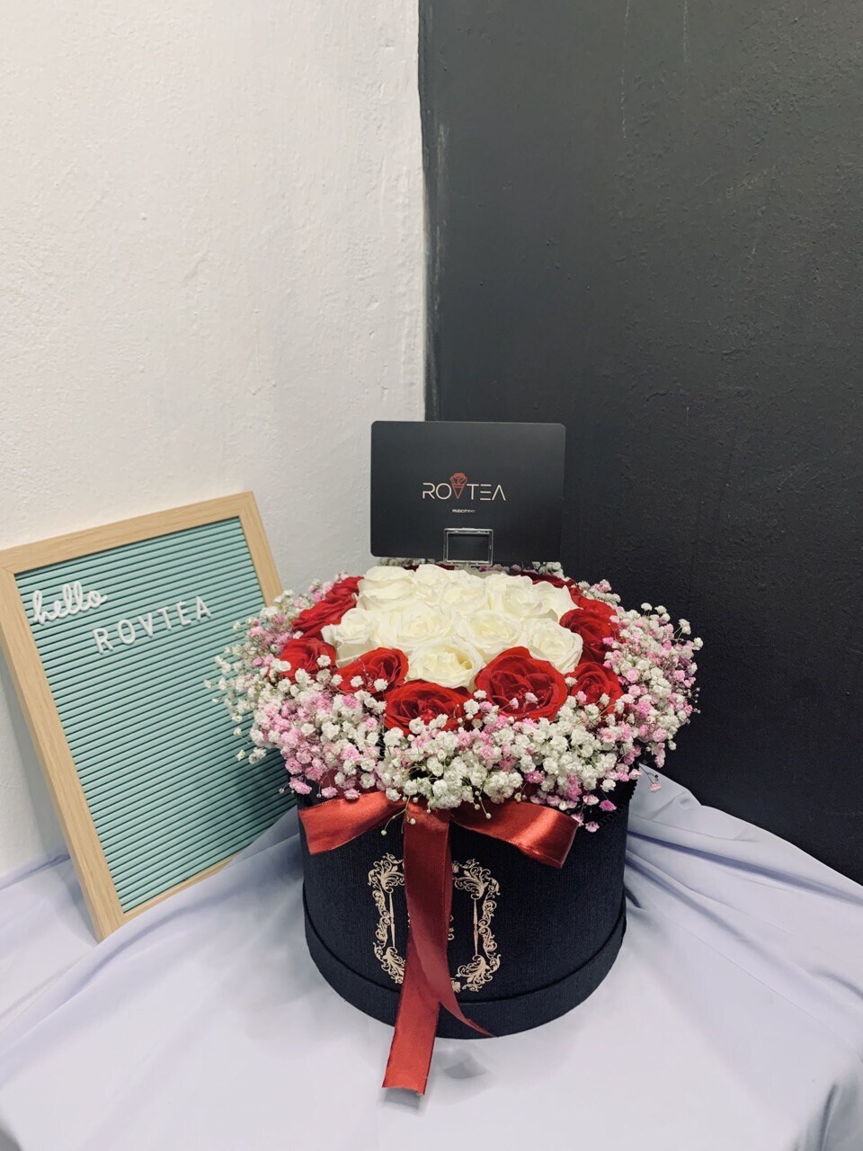 25 ROSE+BABY BREATH+BOX (By: Rovtea Empire from Ampang)