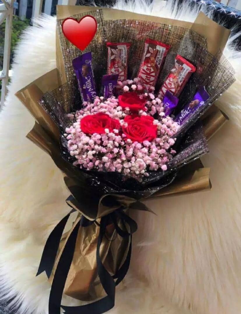 3 Roses+Chocolate Bouquet 01 (By: Wistaria Florist from Sibu)