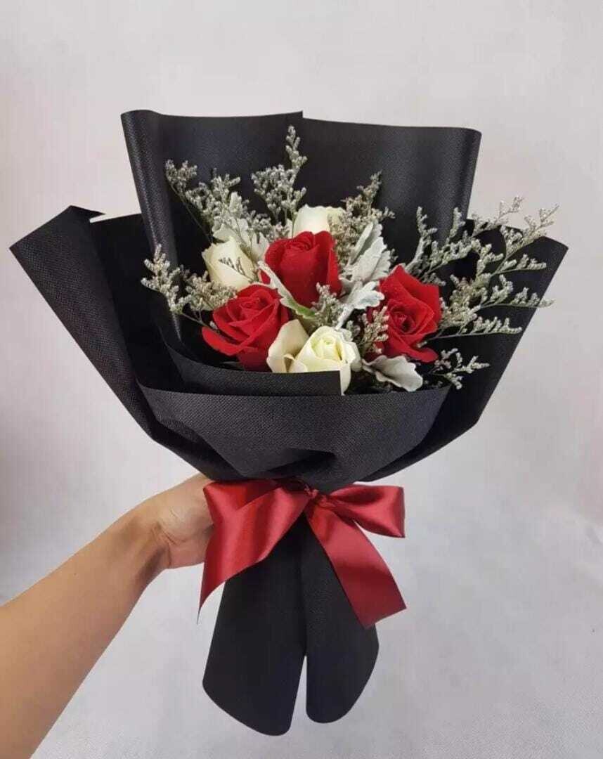 6 Roses+Caspia Bouquet (By: Wistaria Florist from Sibu)