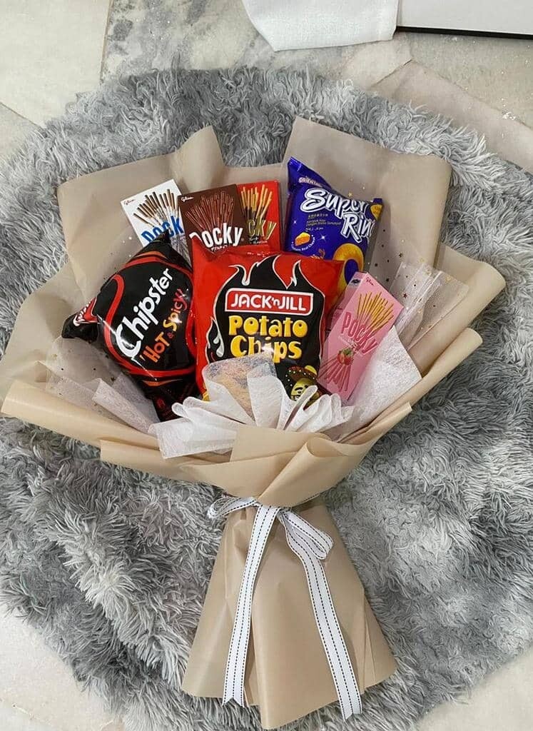 Snacks Bouquet (By: Wistaria Florist from Sibu)