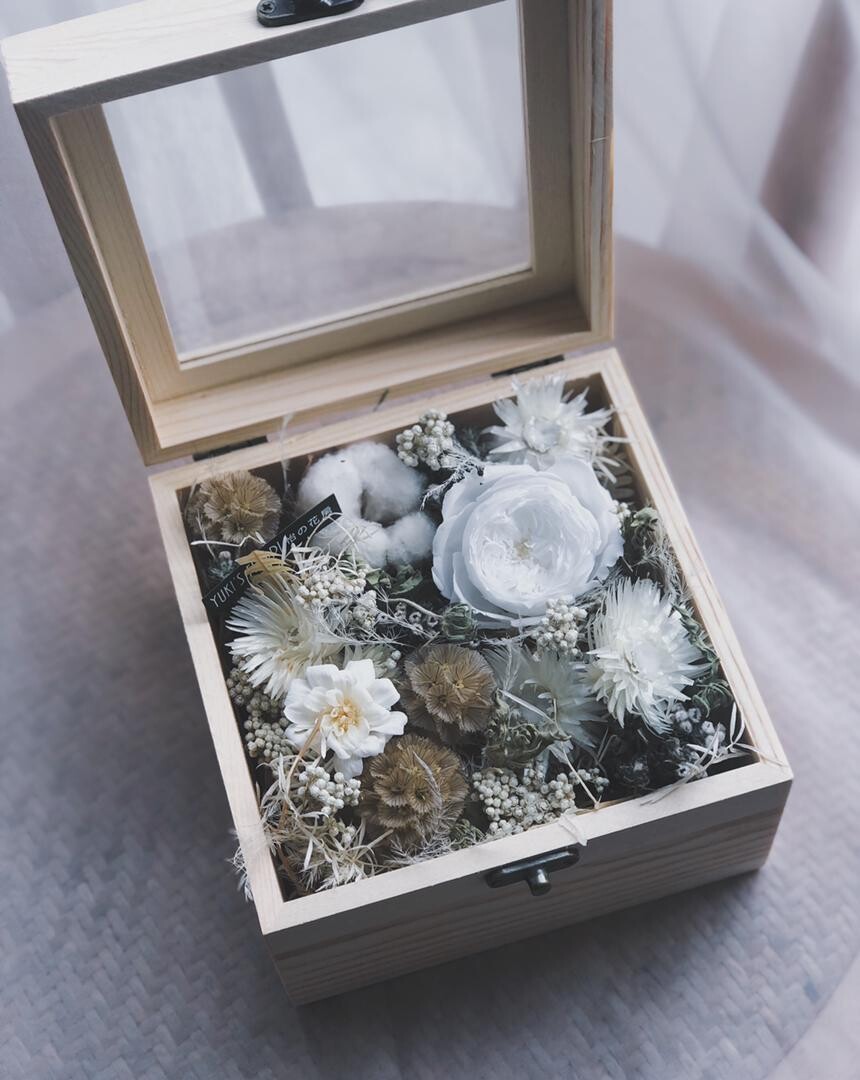 Preserved Flower Wooden Box - White Innocent (By: Yuki Flori from Bukit Jalil)