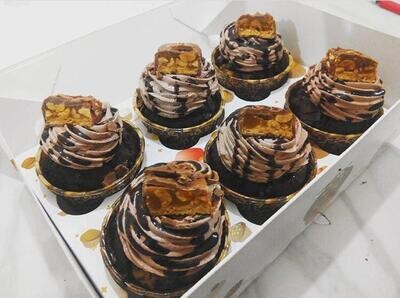 6pcs Chocolate Cupcakes  (By: YII Blu Cakes &amp; Bakes from Kuala Lumpur)
