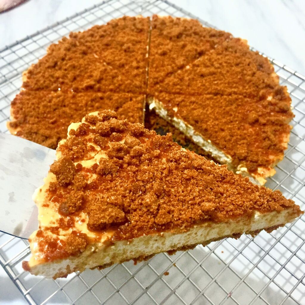 Salted Caramel Biscoff Cheese Pie (By: YII Blu Cakes &amp; Bakes from Kuala Lumpur)