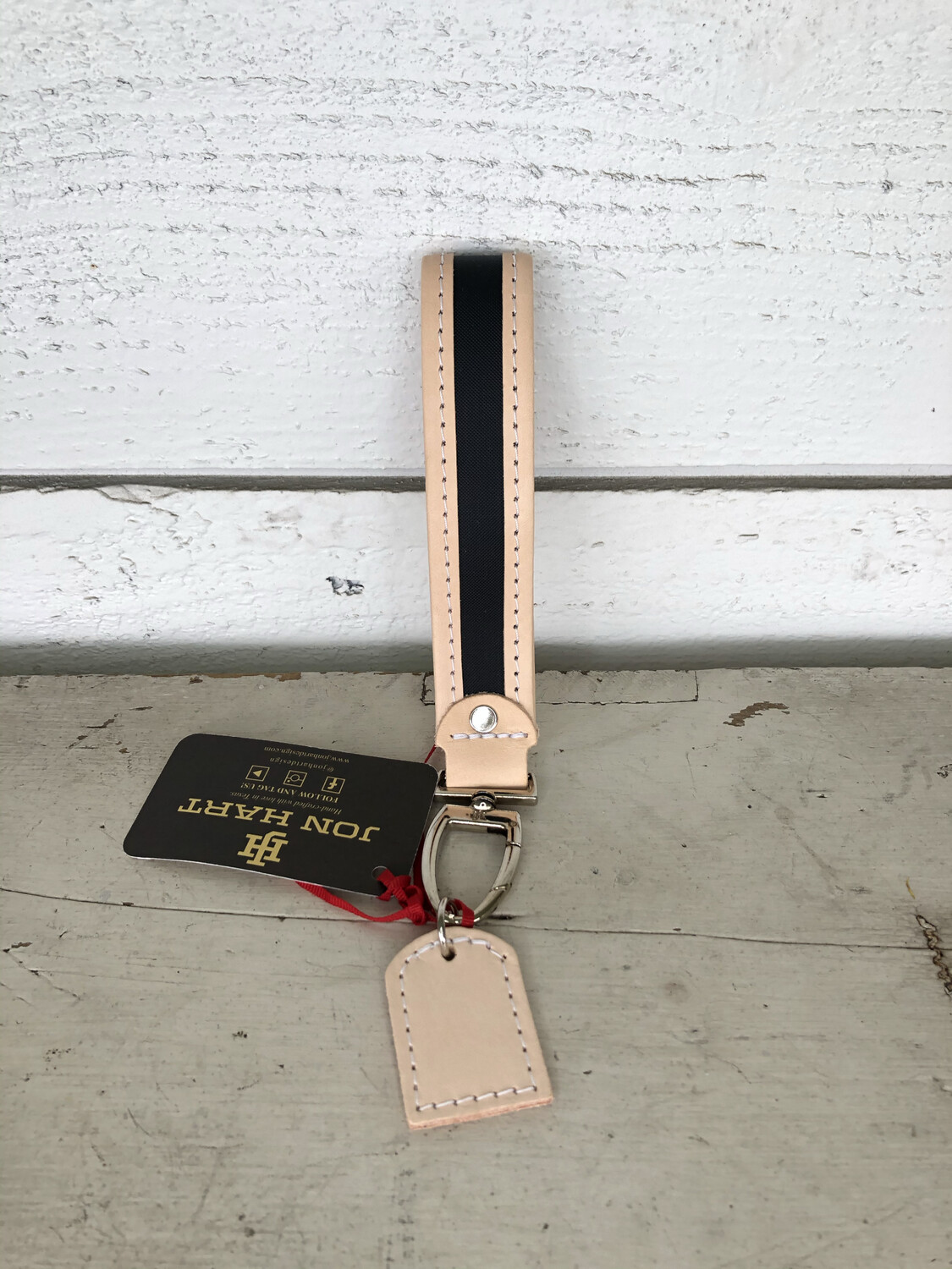 Pearl (keychain) (Select Color to see availability), Colors: Black