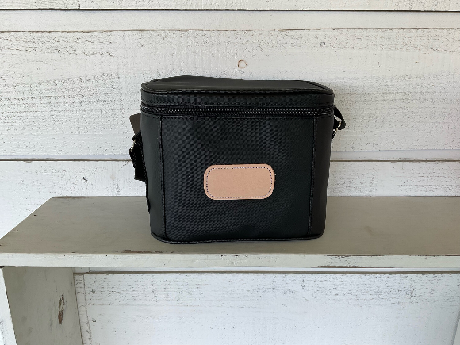 Frio (Select Color to see availability), Colors: Black