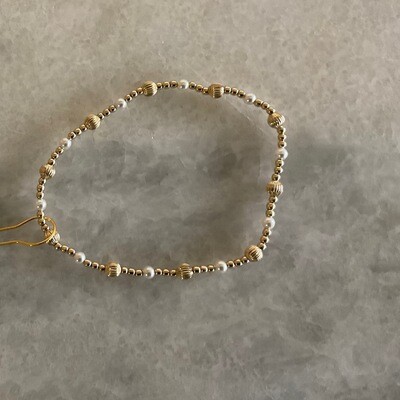 Dignity Sincerity 4mm bead bracelet, pearl