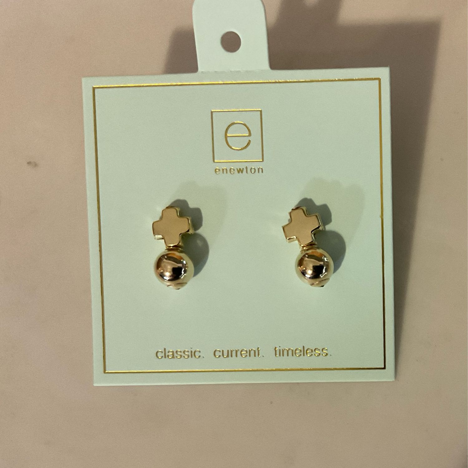 signature cross gold stud