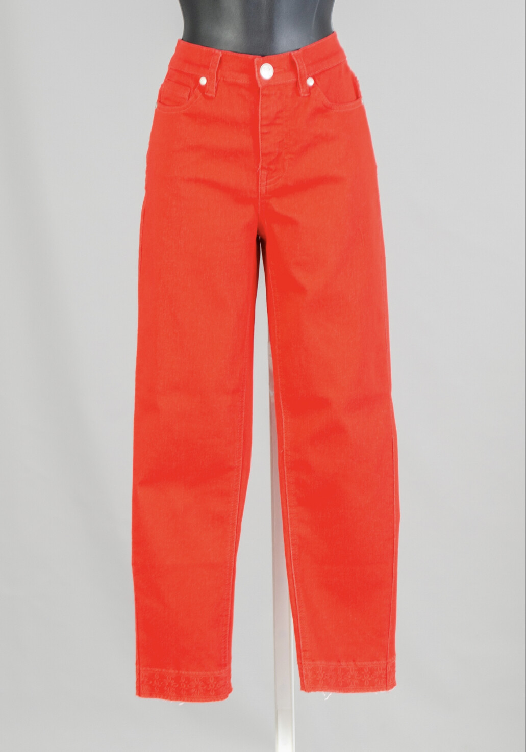DG2, Cropped Pant: Red