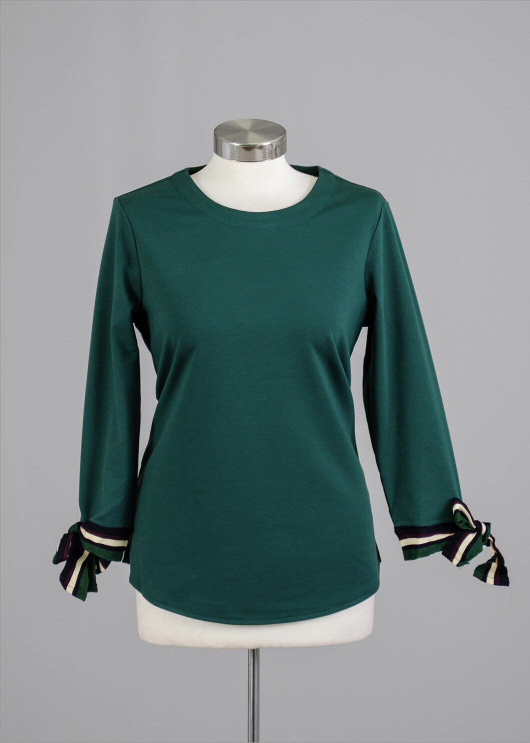 Melissa Paige, Green: Size: Large