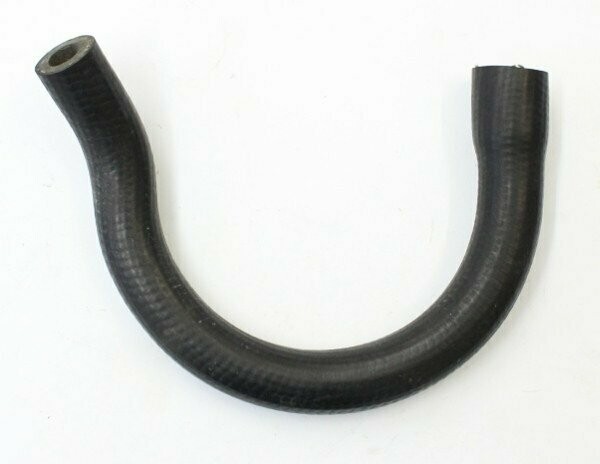 Vodní hadice mezi vodním čerpadlem a sacím potrubím