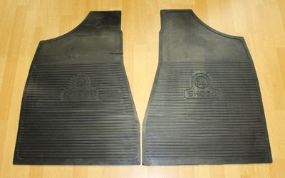 Sada gumových koberců ( vpředu ) Sada gumových koberců ( vpředu )