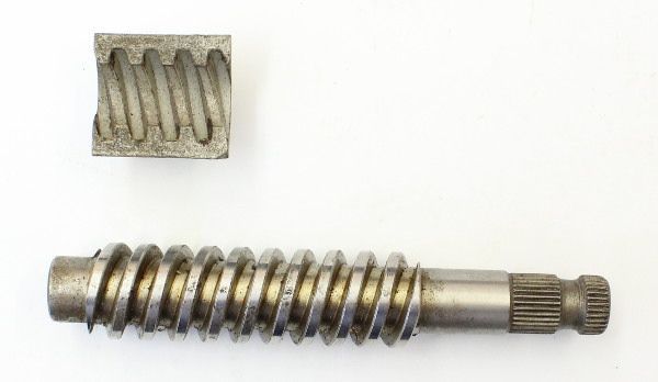 Šroub řízení a matice, levostranné řízení Šroub řízení a matice, levostranné řízení