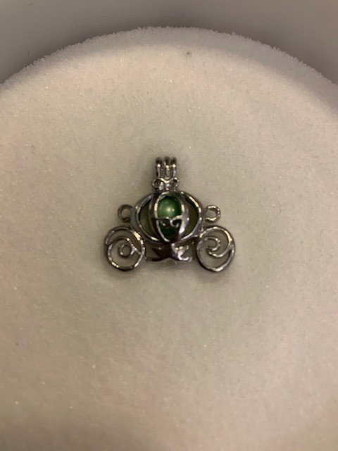 Carriage Pendent