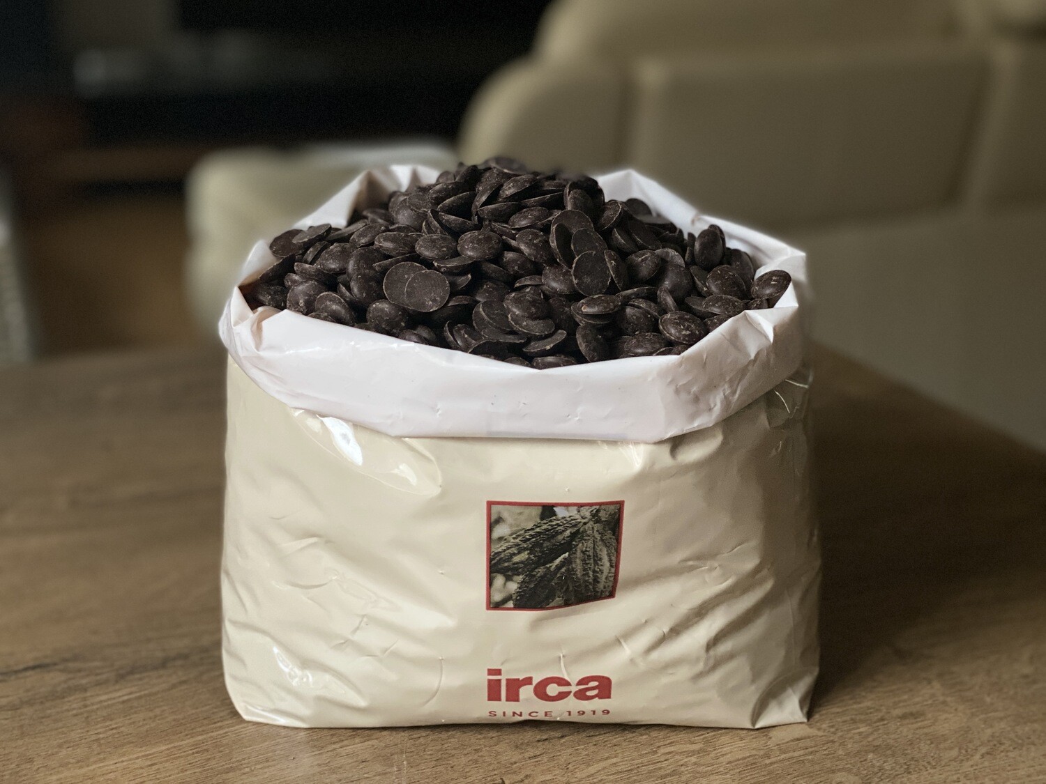 Екстра-чорний шоколад 72% Irca, 1 кг.