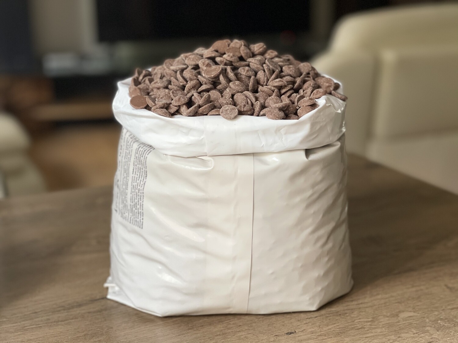 Молочний Шоколад  № Q23 Callebaut 35,2%, 1 кг.