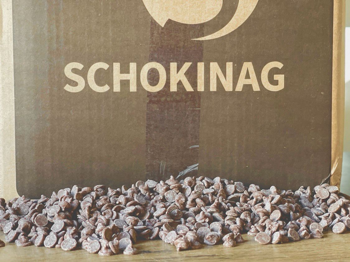 Молочний шоколад 30% Schokinag, 1 кг.