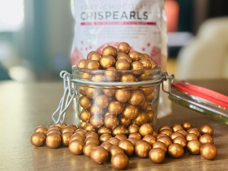 Декор з білого шоколаду Lux Pearls Gold, 50 г.