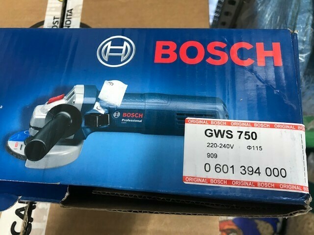 SMERIGLIATRICE BOSCH GWS750