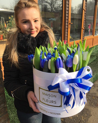 Синие тюльпаны в коробке ЭКСКЛЮЗИВ 💙