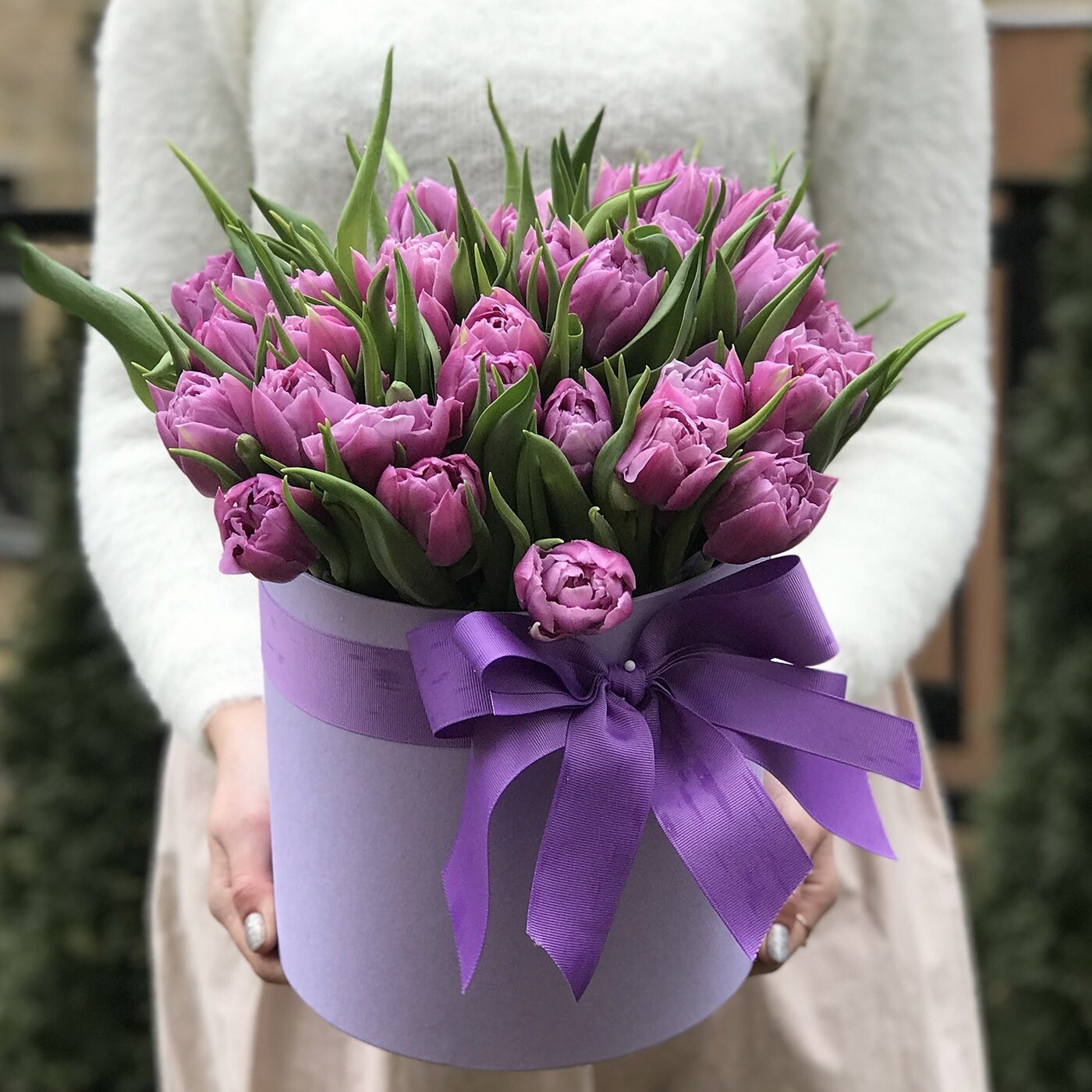 Коробка пионовидных тюльпанов