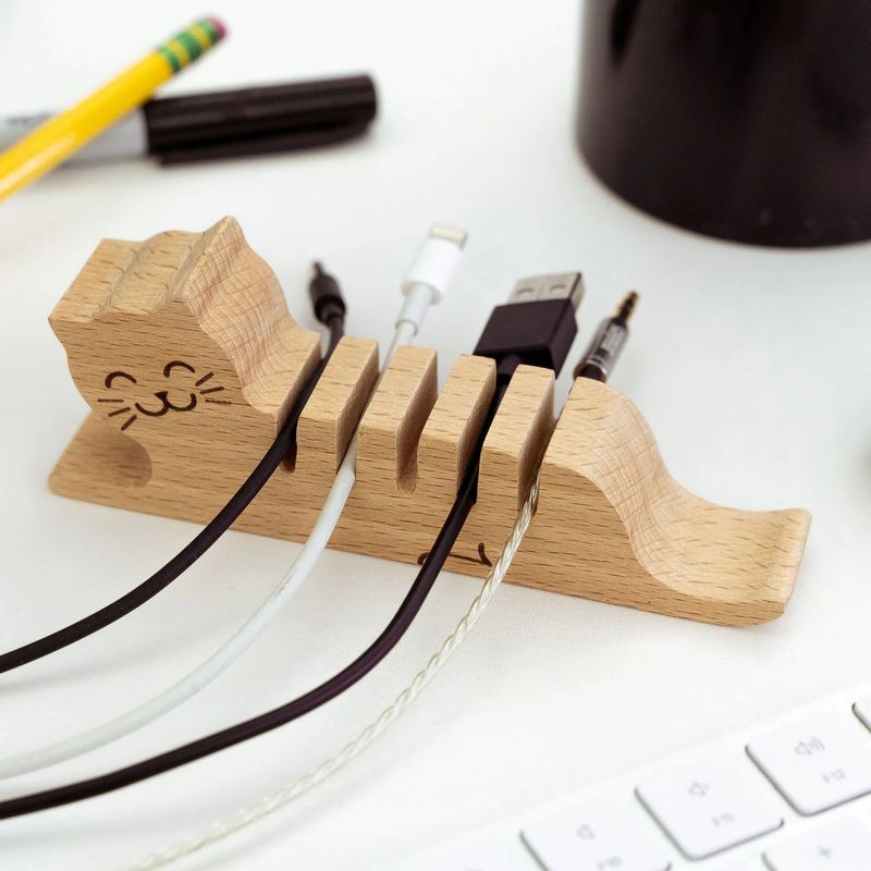 Kikkerland - Organizador de Cables Kitty