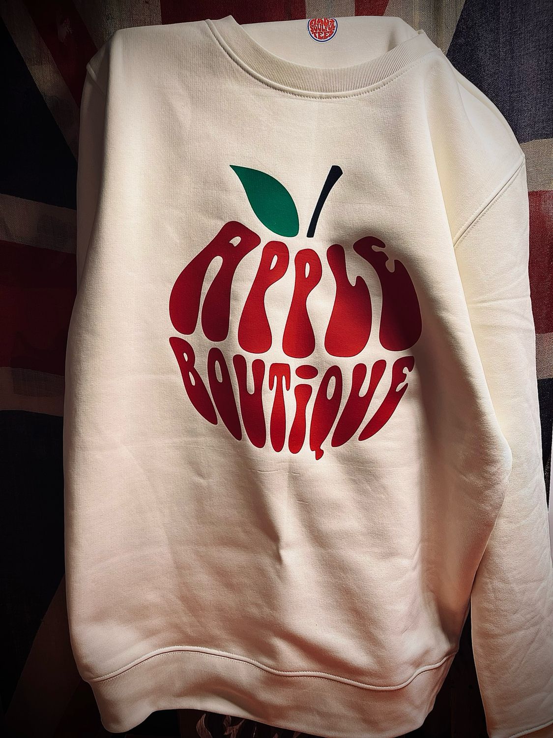 APPLE BOUTIQUE ORGANIC SWEATSHIRT