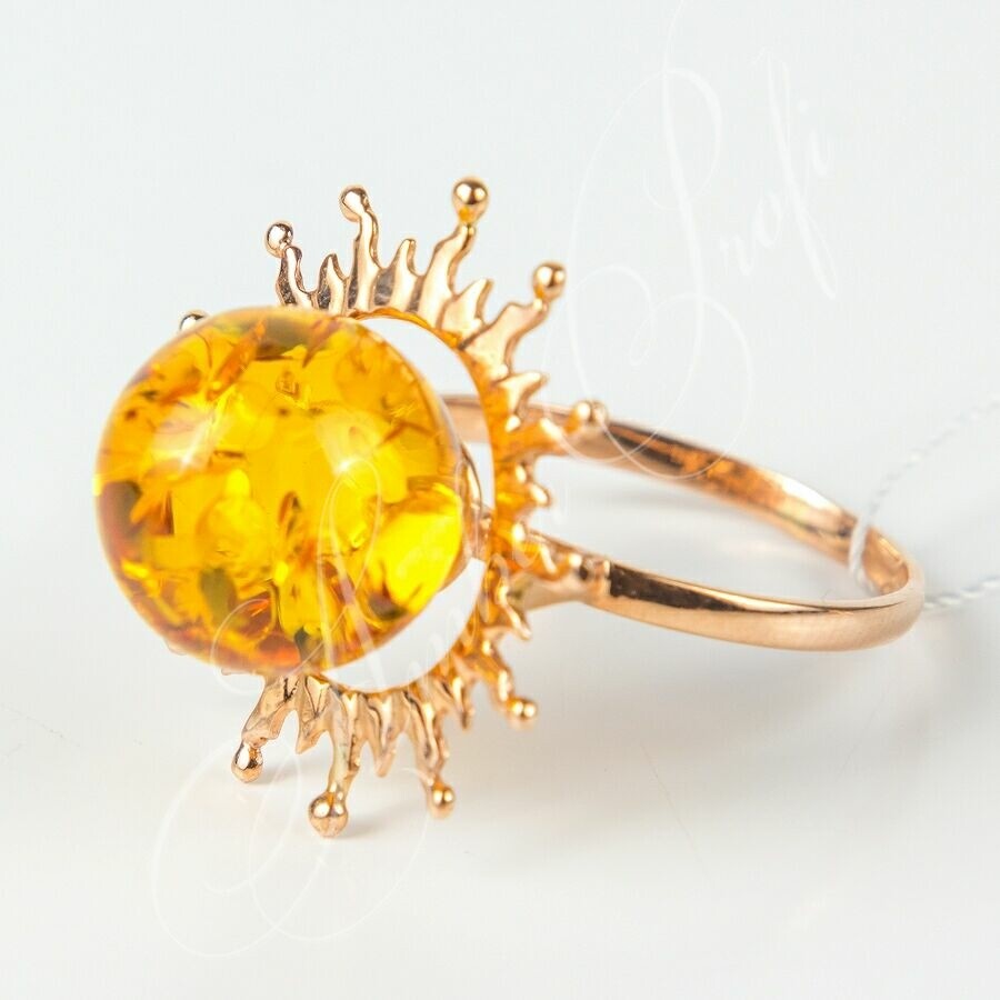 Золотое кольцо с  медовым янтарем 