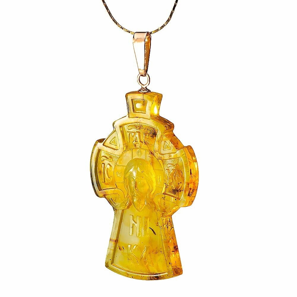 Крупный золотой православный крест из натурального янтаря "Иисус Христос"