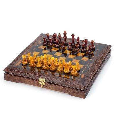 Эксклюзивные янтарные шахматы в дубовом ларце с фигурами ручной работы