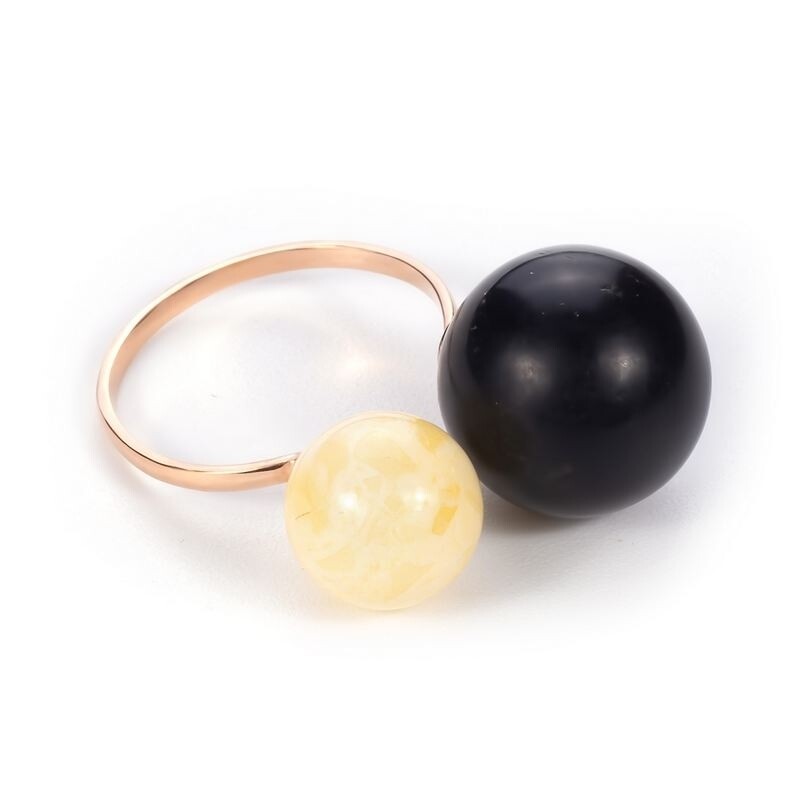 Двойное золотое кольцо с натуральным матовым чёрным и королевским янтарём